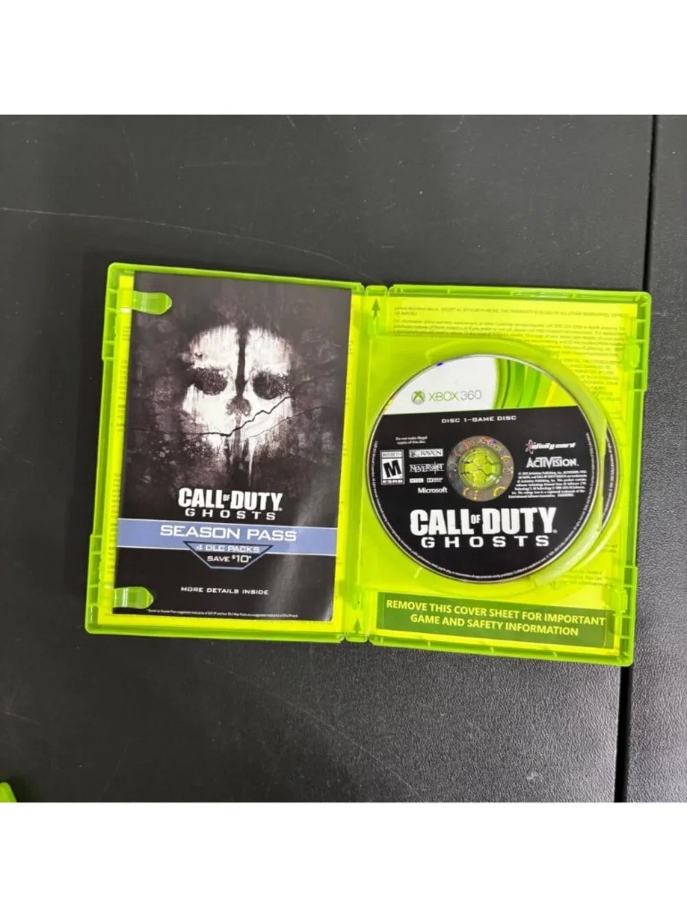 Call Of Duty Ghosts Xbox 360 Two-Disc Set With Case & Season Pass Insert